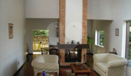 Casa Térrea à venda com 4 quartos, sendo 2 suítes,  em Vila Tramontano, São Paulo, SP