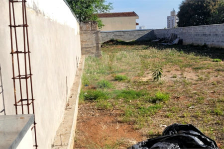Terreno Padrão - Comercial para Venda no centro em São Carlos