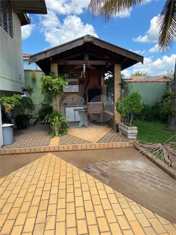 CASA À VENDA COM 3 SUITES CHACARA NAZARETH CENTRO PIRACICABA