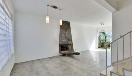 Casa de Vila para alugar com 4 quartos, sendo 2 suítes,  em Alto da Boa Vista, São Paulo, SP