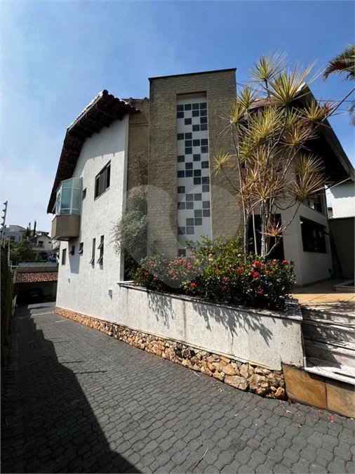 Sobrado amplo e completo na Vila Oliveira – Mogi das Cruzes