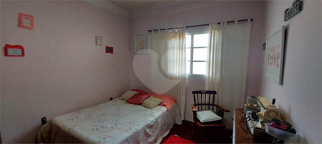 Casa à venda com 5 quartos, sendo 1 suíte, em Jardim Santa Paula, São Carlos, SP