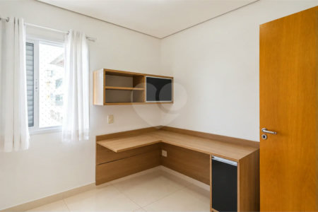 Apartamento de 84m² na Vila Lusitânia, em São Bernardo do Campo, com 3 dormitórios, suíte com varanda, 2 vagas cobertas, depósito privativo e lazer completo.