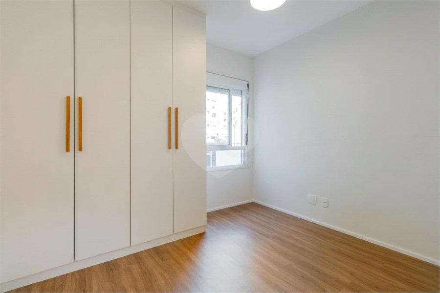 **Apartamento reformado em Higienópolis | 75 m² | 2 dormitórios | 2 banheiros | 1 vaga**