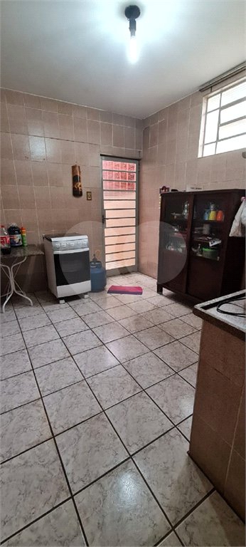Casa térrea para venda em Araraquara.
