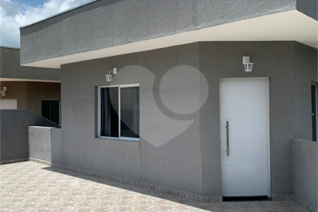 Belíssima Chácara- Loteamento Pedra Bela- Bairro Pedreira- em Atibaia.