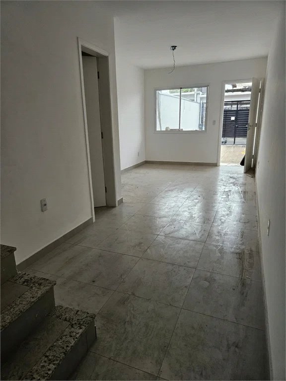Sobrado novo com 2 suítes no Butantã