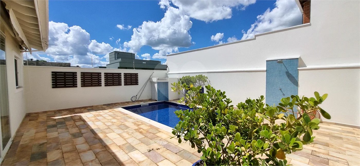 Lindo sobrado com 4 suites e piscina à venda, 365m², por R$ 2.450.000,00 no condomínio Villa Suiça, em Indaiatuba/SP.