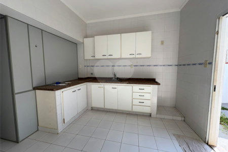 Ótima oportunidade para moradia ou investimento comercial!