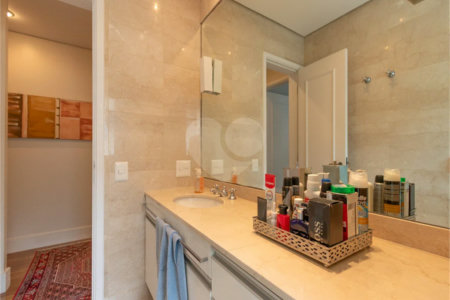 Apartamento de 233 m² à venda em Higienópolis com 4 dormitórios.