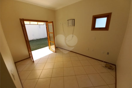 Casa Térrea no Condomínio Damha I,