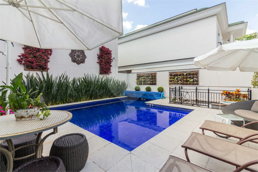 Casa em condomínio, 4 suites, piscina privativa no Jd. Floresta - zona norte - SP.