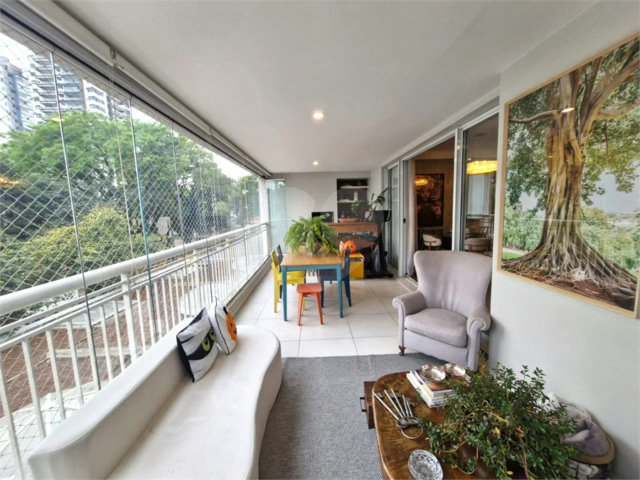 Apartamento à venda com 3 suítes em Alto da Boa Vista, São Paulo, SP
