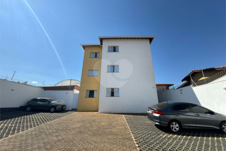 Apartamento á venda com 02 Dormitórios, em São Carlos.