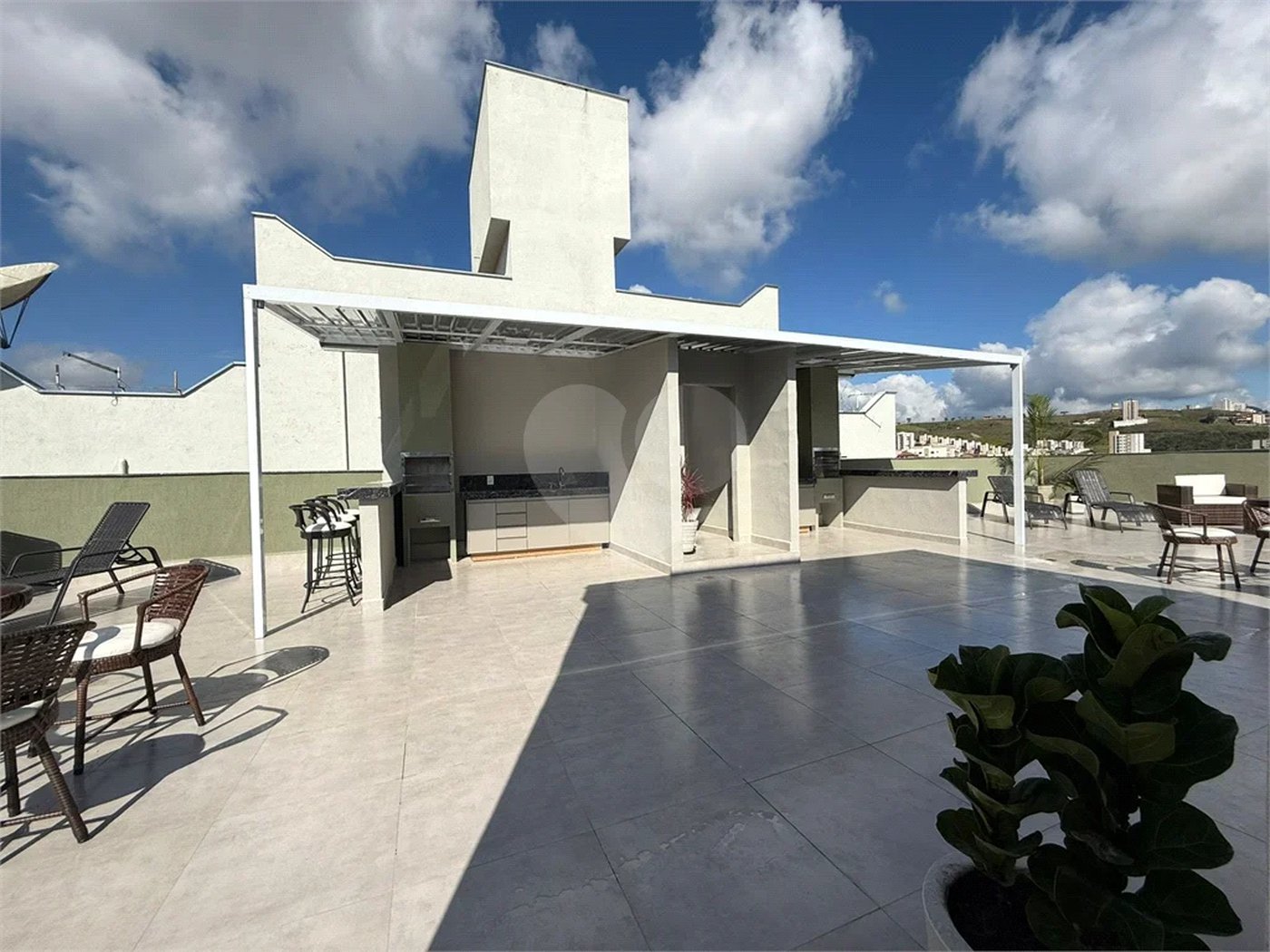 Vendo Apartamento Novo – 80m² de Conforto e Praticidade!