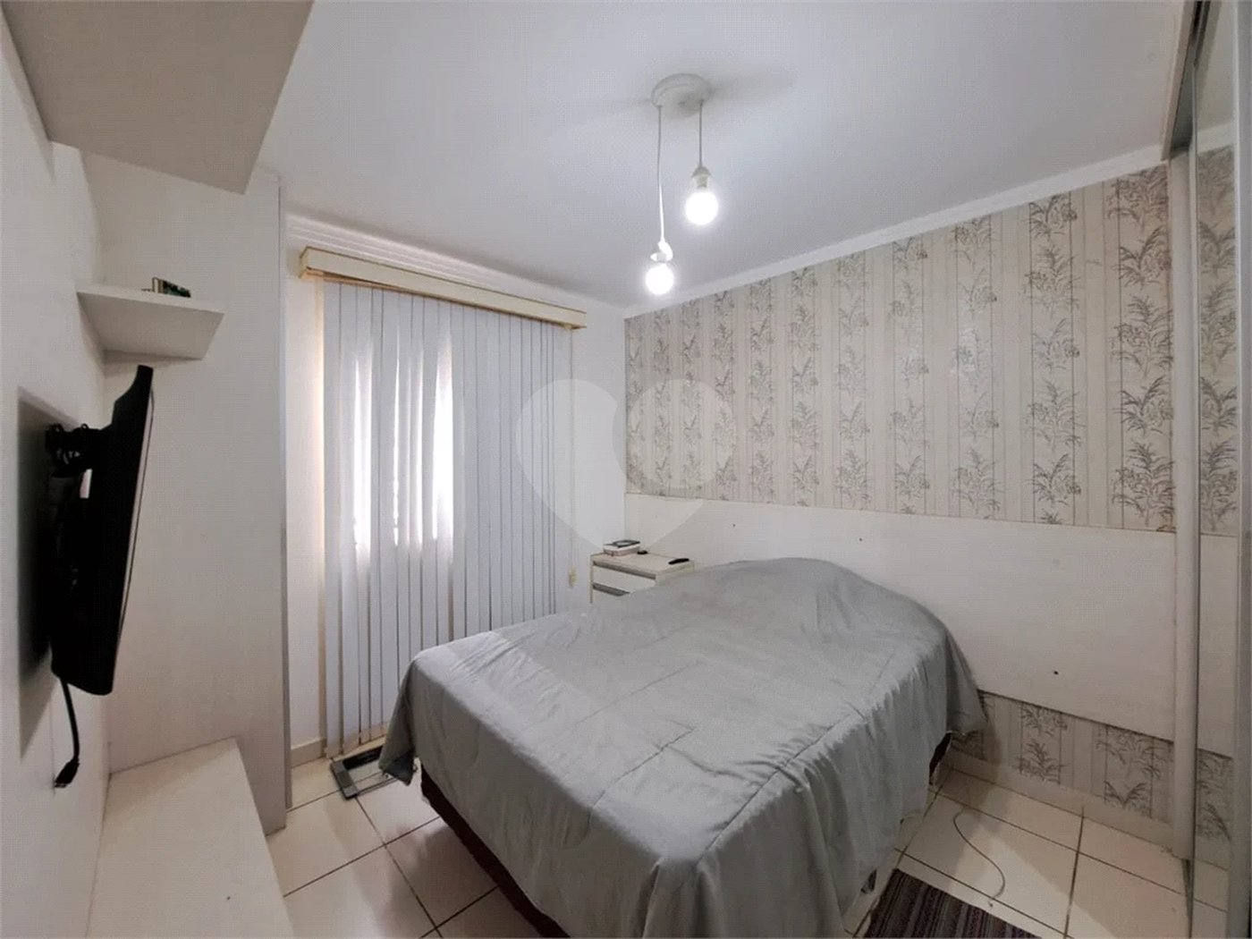 Apartamento com 02 quartos MOBILIADO com varanda e lazer !