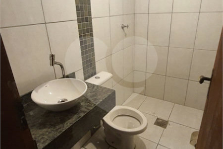 Casa sobrado para venda no Jardim das Torres
