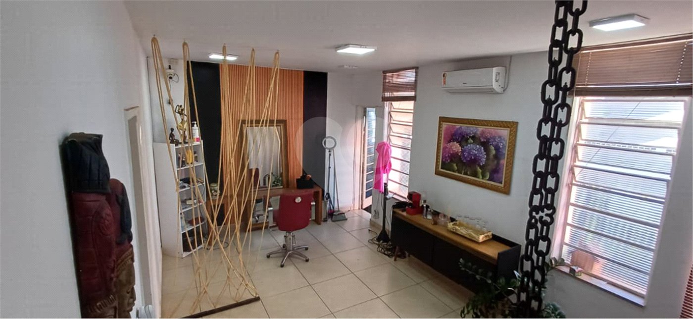 Oportunidade Única no Centro de São Carlos: Imóvel Versátil para Residência ou Negócio