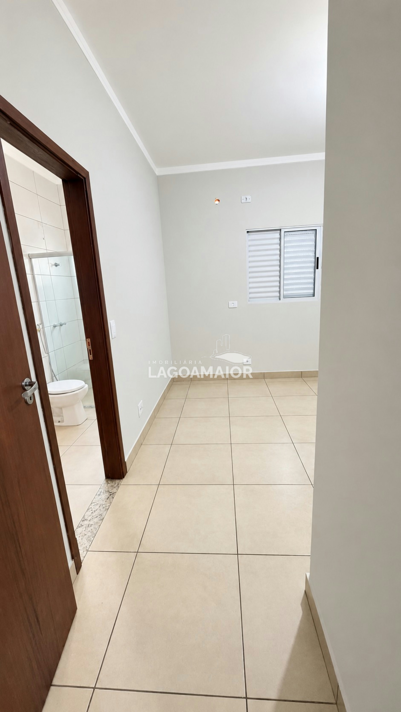 Casa para alugar com 3 quartos, sendo 1 suíte, no condomínio Recanto das Palmeiras, Três Lagoas - MS