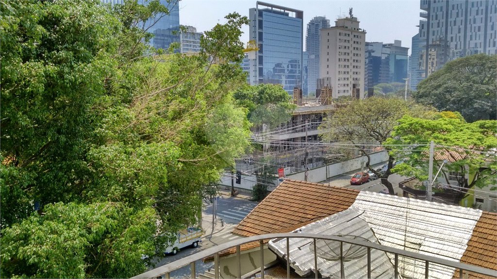 Lindo apartamento reformado!!! Apto a venda 3 dormitórios 1 suite e 2 vagas - Vila Nova Conceição
