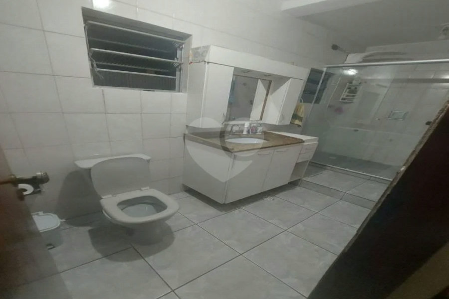 Sobrado 4 dormitórios na Vila Domitila