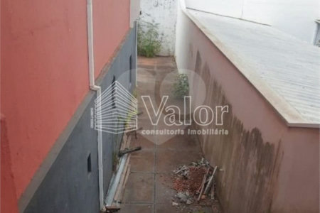 Casa Térrea com 2 dormitórios.