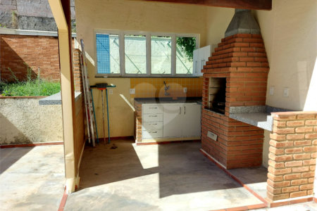 Casa charmosa e elegante localizada no deslumbrante Condomínio Villagio Capriccio Louveira SP