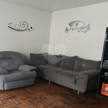 Casa térrea com 300m², 120m² de área construída, 2 quartos, vaga para 3 carros, à venda em Pirituba