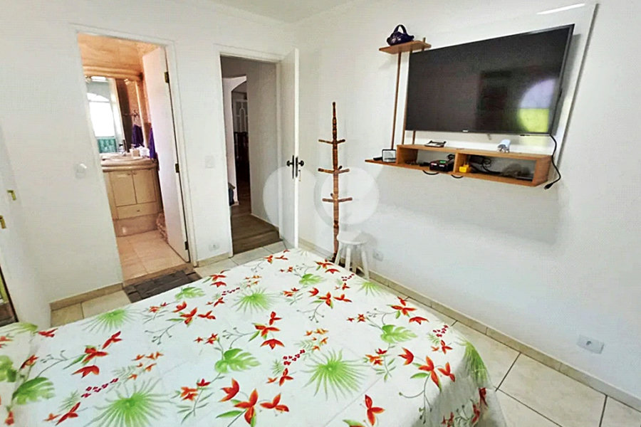 Casa Santa Teresinha | 4 Suítes | 280m² | 3 Vagas | Excelente Localização