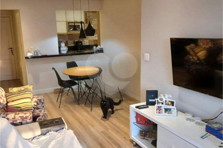 Apartamento a venda na Saúde de 80 metros com 3 dormitórios 1 suíte, 2 vagas e Depósito.