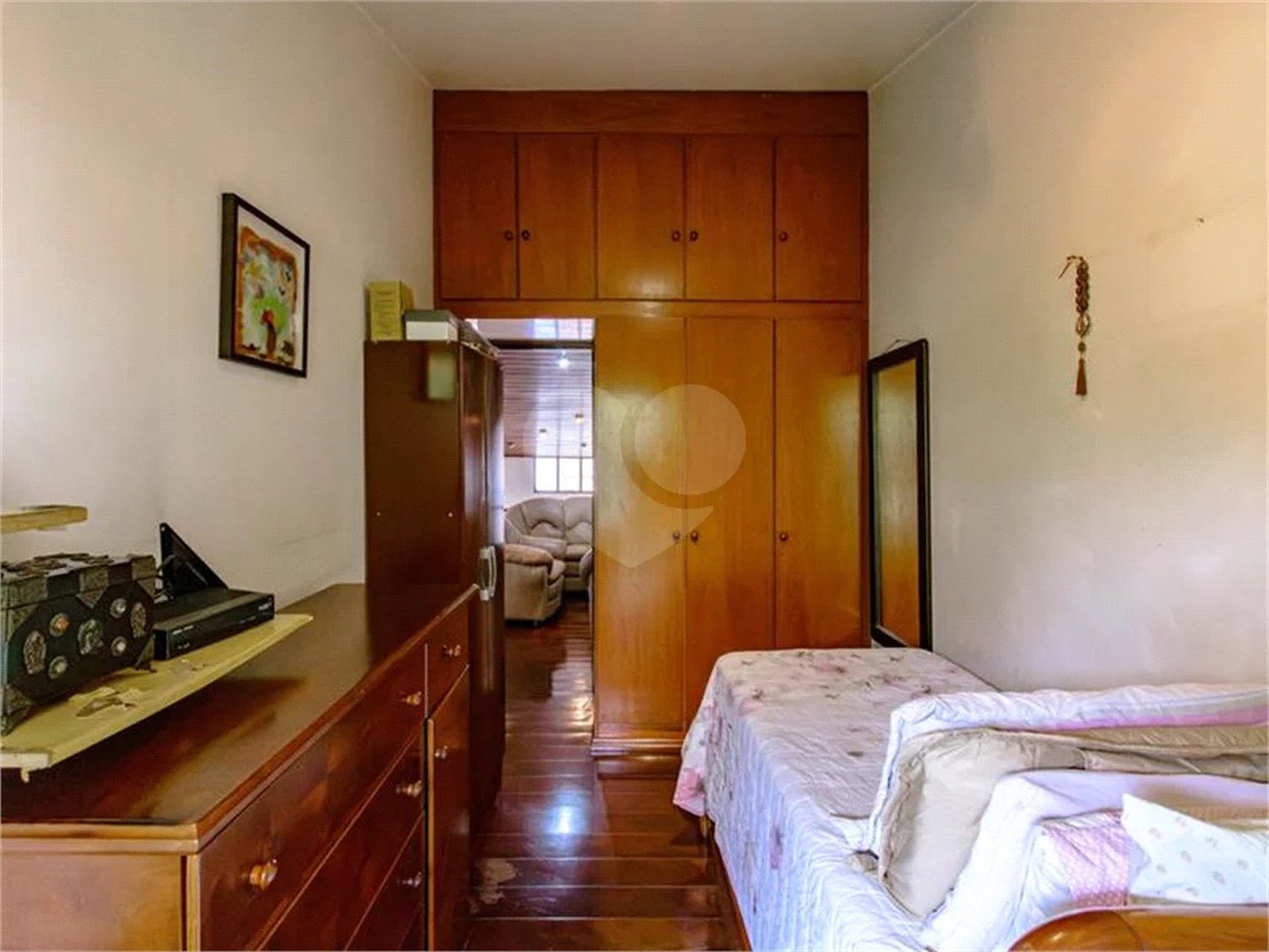 Casa para locação no Jardim da Saúde – São Paulo Imóvel amplo e elegante, com 360 m² de área construída em terreno de 400 m²