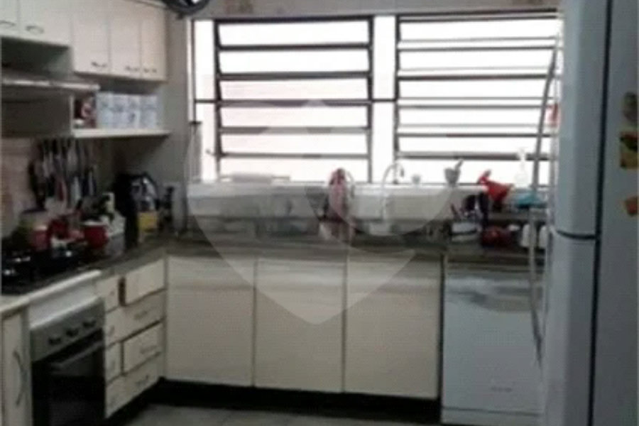 Sobrado a venda no Tremembé com 327m², com 4 dormitórios 2 suítes e 2 vaga de garagem