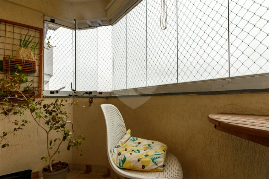 Vila Clementino - Apartamento na Rua Loefgren | 80 m² | 3 Dormitórios | 1 Suíte | 2 Vagas | Último Andar