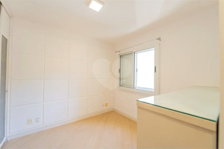 Apartamento à venda em Moema