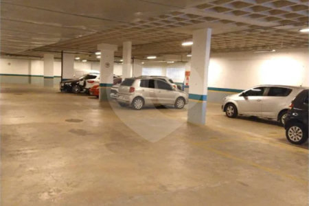 Condominio Clube apto 02 dormitórios(reversível para 03, sendo 01 suíte com 1 vaga.