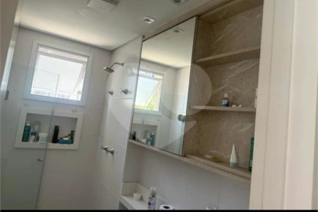 Condomínio com lazer completo e novo na Av. Vila Ema!