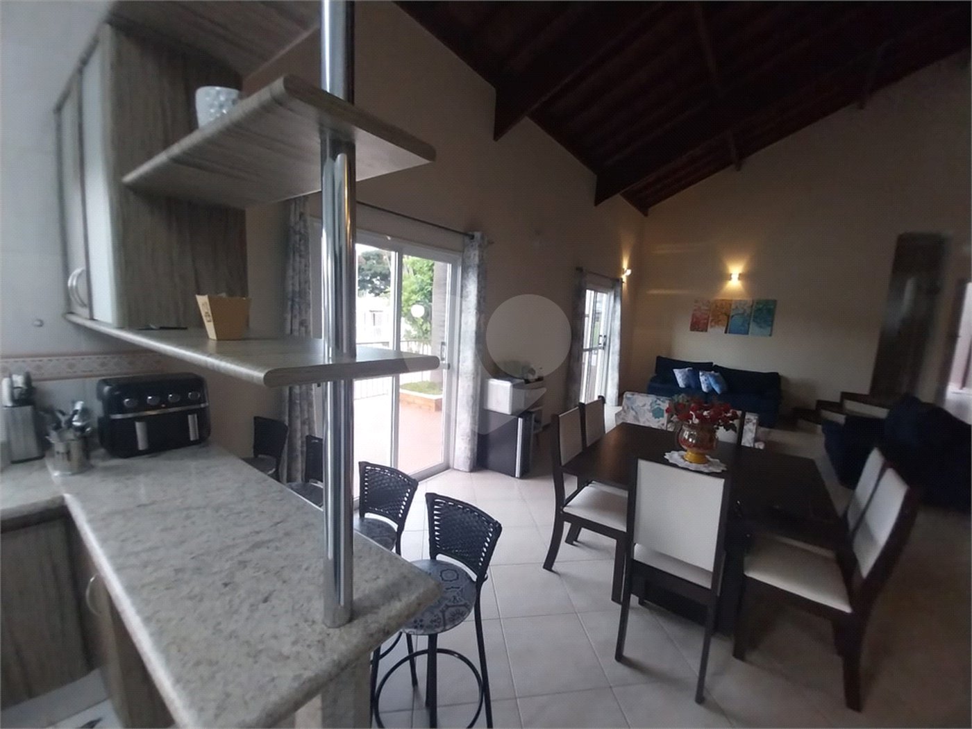 Casa Térrea Disponível para Locação e Venda no Condomínio Vilaggio Capriccio