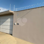 Casa térrea com piscina para venda no Residencial Arcoville