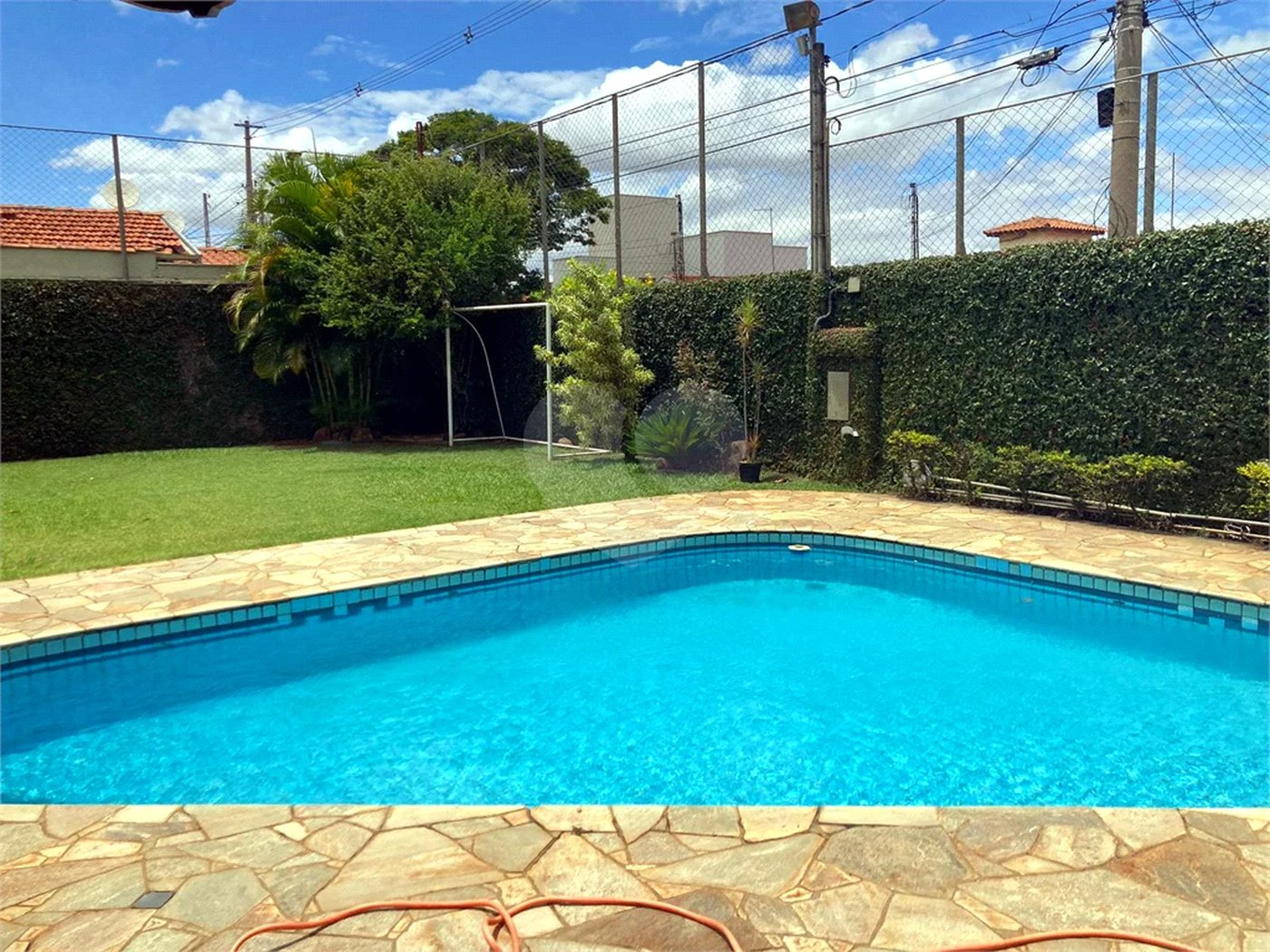 Belíssima casa no bairro Vila Rezende