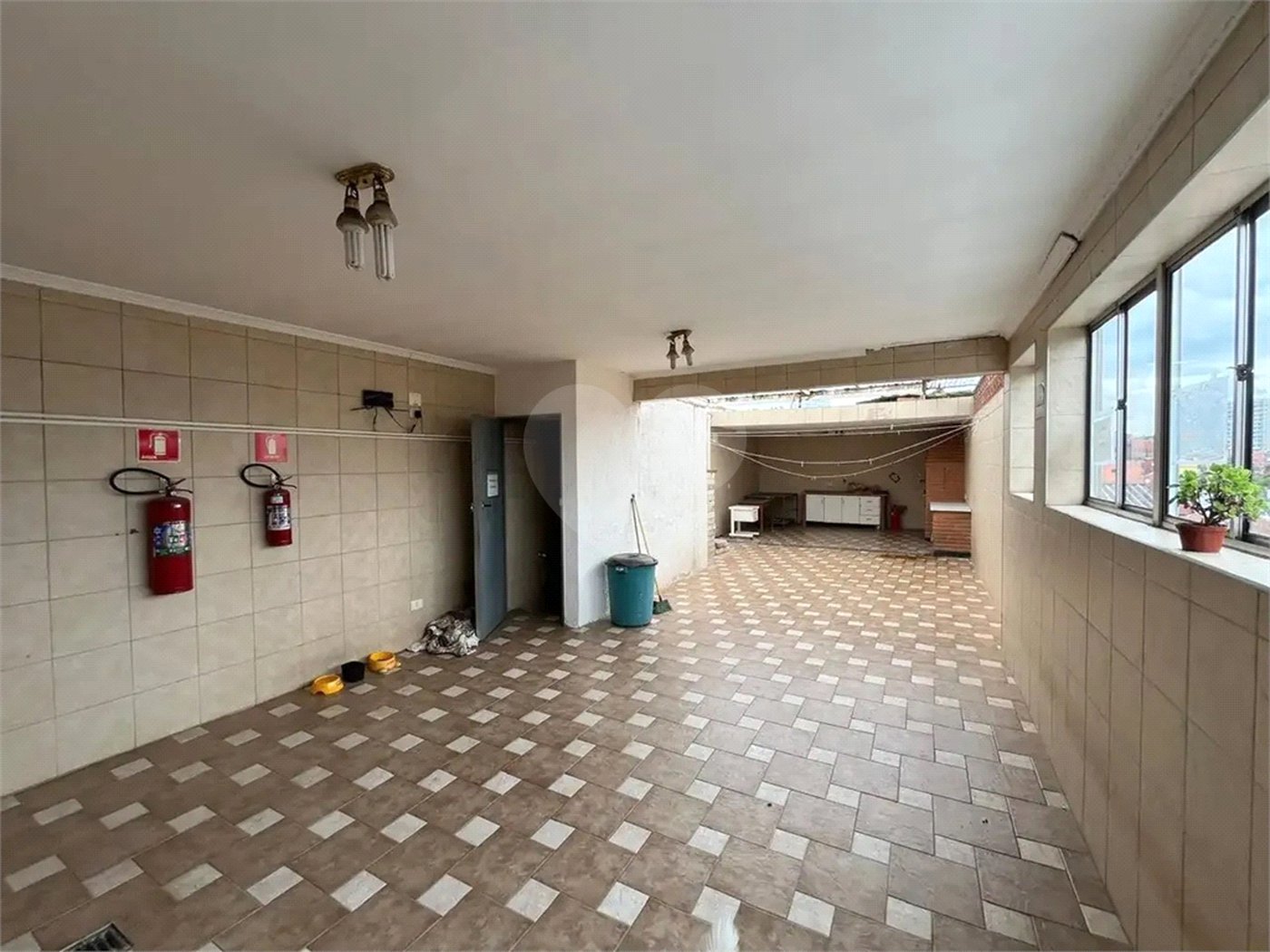 SOBRADO COM 350 M2 ( ABAIXO DO PREÇO DE MERCADO) 3 DORMITÓRIOS 3 SUÍTES SAÚDE