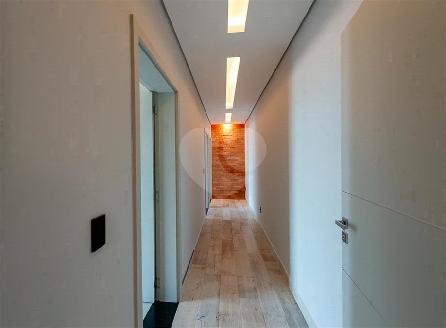 Casa à venda com 4 suítes no condomínio Vale da Santa Fé, Vinhedo - SP