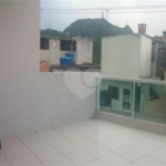3 dormitórios, 2 suítes, banheiro, sala, cozinha ampla e 2 vagas de garagem