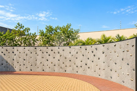 Apartamento mobiliado de 106 m² no Centro de São Bernardo, com 3 dormitórios, suíte, 3 vagas, vista livre e condomínio com lazer completo.