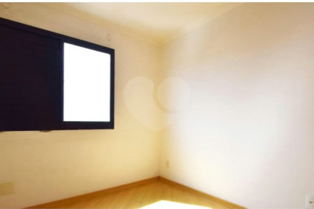 VENDA Apartamento de 55 m² | 2 dormitórios | Varanda | 1 Vaga Coberta – Bem Localizado - Mooca