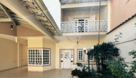 Casa à venda com 5 quartos, sendo 3 suítes, em Vila Lavínia, Mogi das Cruzes, SP