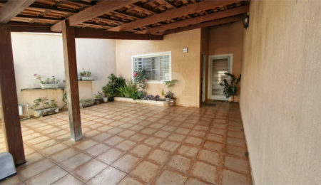 Casa Térrea para alugar com 3 quartos, sendo 2 suítes,  em Jardim Roseli, Atibaia, SP