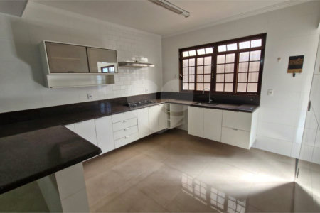 Casa/Sobrado a venda no Timburis em São Carlos