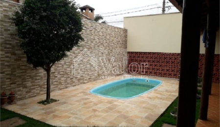 Casa à venda com 2 quartos, sendo 1 suíte,  no condomínio Não É, São Carlos - SP
