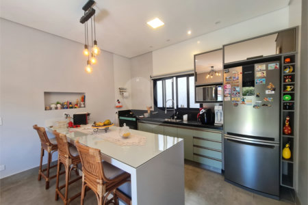 Casa com 4 dormitórios à venda, 214 m² por R$ 1.890.000 - Parque Arco Iris - Atibaia/SP