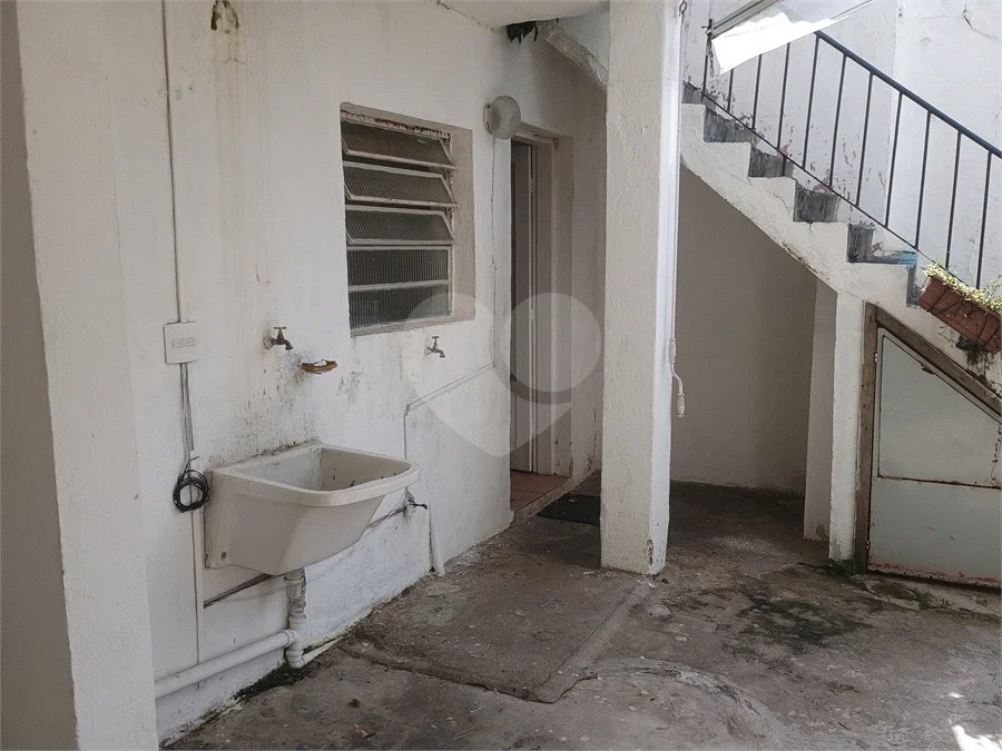 Casa de 1 dormitório com quintal e jardim na Vila Ipojuca!